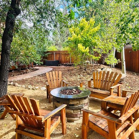 Custom Single Story Cabin With Jacuzzi Pool Table & Big Game Room With Arcade Games Big Bear Lake Exterior foto